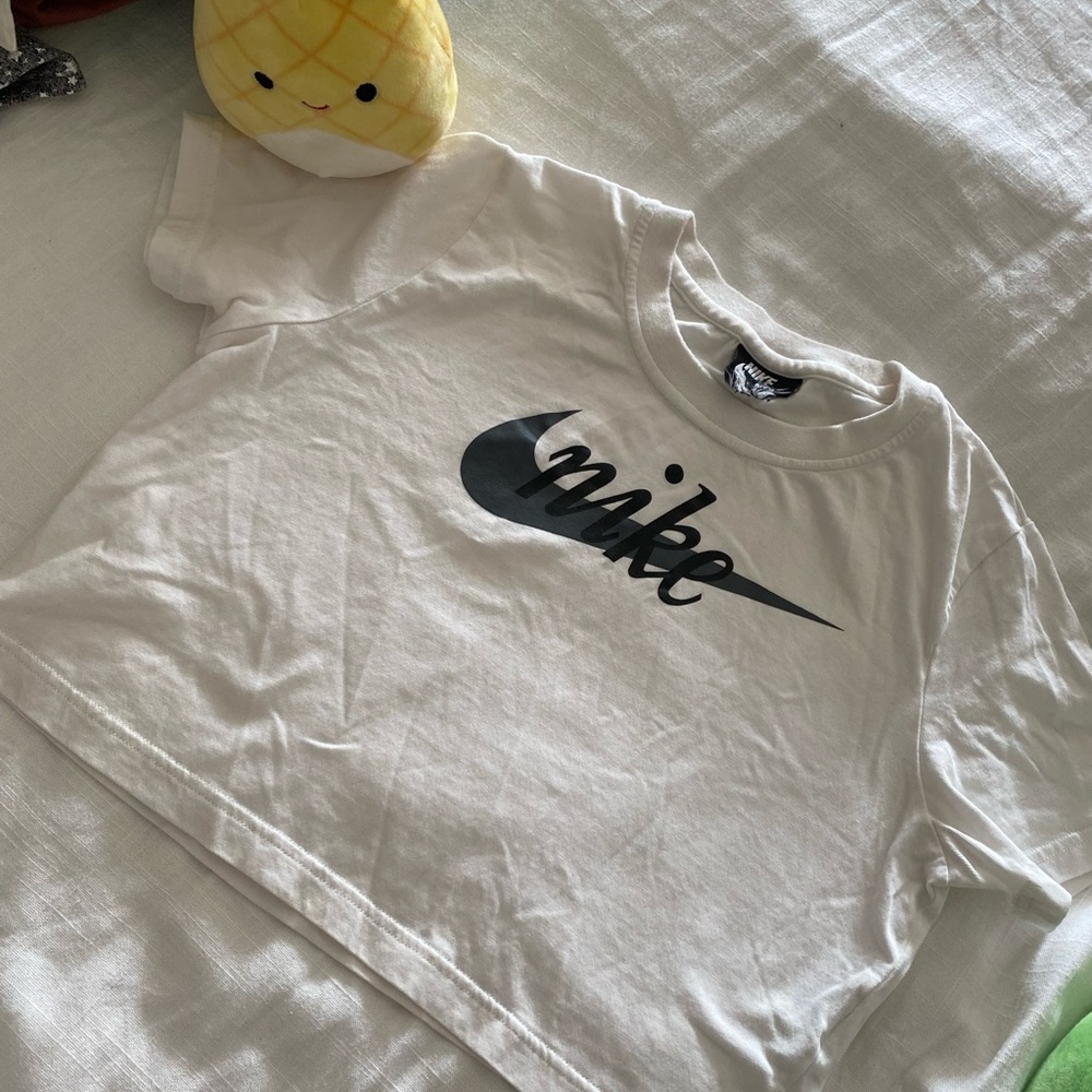 Nike top
